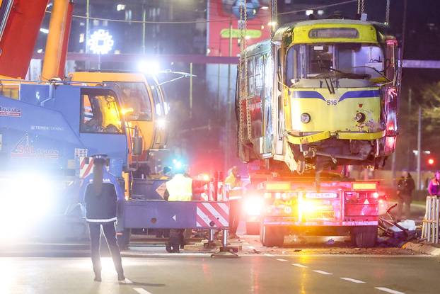 Sarajevo: U tijeku je uklanjanje tramvaja sa mjesta nesreće