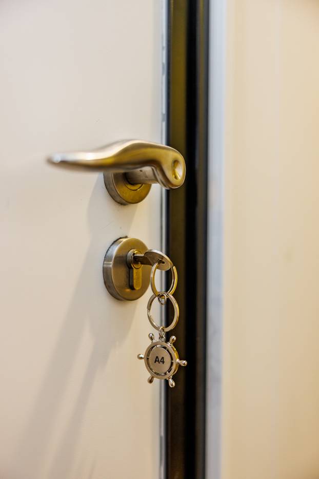 FOTO Zavirite u prvi brod-hotel u Hrvatskoj: Noćenje na ovom brodu u Rijeci ima posebnu čar