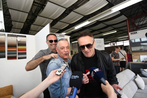 Bjelovar: Glumci u sklopu BOk festivala sami su bili eksponati u izlogu namještaja San