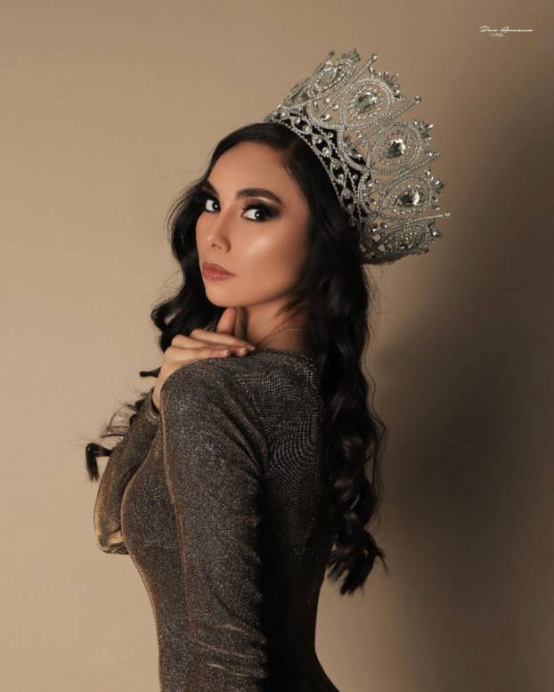 FOTO Nekad kraljica ljepote, a danas nogometna sutkinja. Selene oduzima dah na terenu