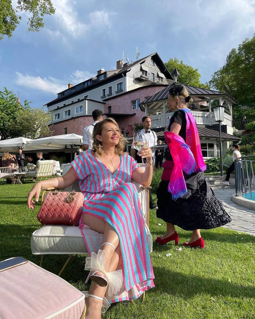 Mehunka partijala u Austriji: Gole obojene grudi, muškarci sirene i torbica od 37.000 kuna