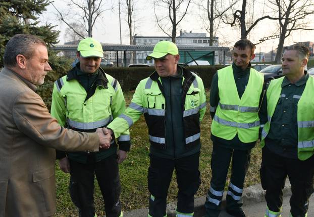 Arhivske fotografije Milana Bandi?a s radnicima ?isto?e