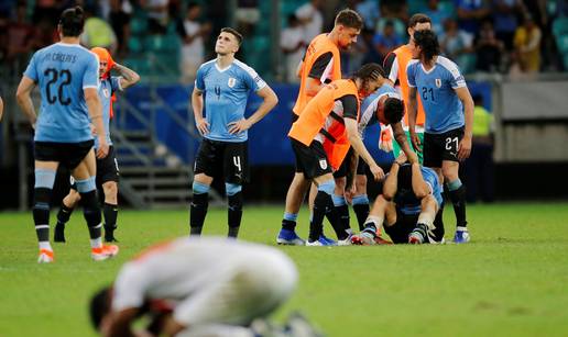 Suárez tragičar Urugvaja: Peru senzacionalni polufinalist Cope