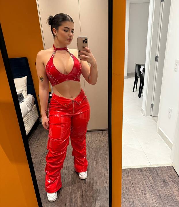 FOTO Kaže da su joj vibratori poput muža! 'Na aerodromu su tražili da objasnim što je to...'