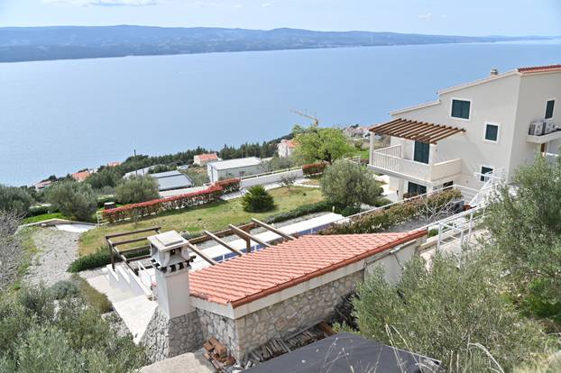 Vila Pokora u Omišu