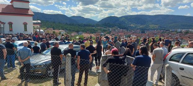 FOTO TUGA U KOTOR VAROŠU Pokopali Draganu (34) koja je poginula u buktinji kod Omiša