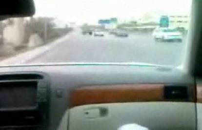 Dvojica Saudijaca vozili se krivim smjerom po cesti