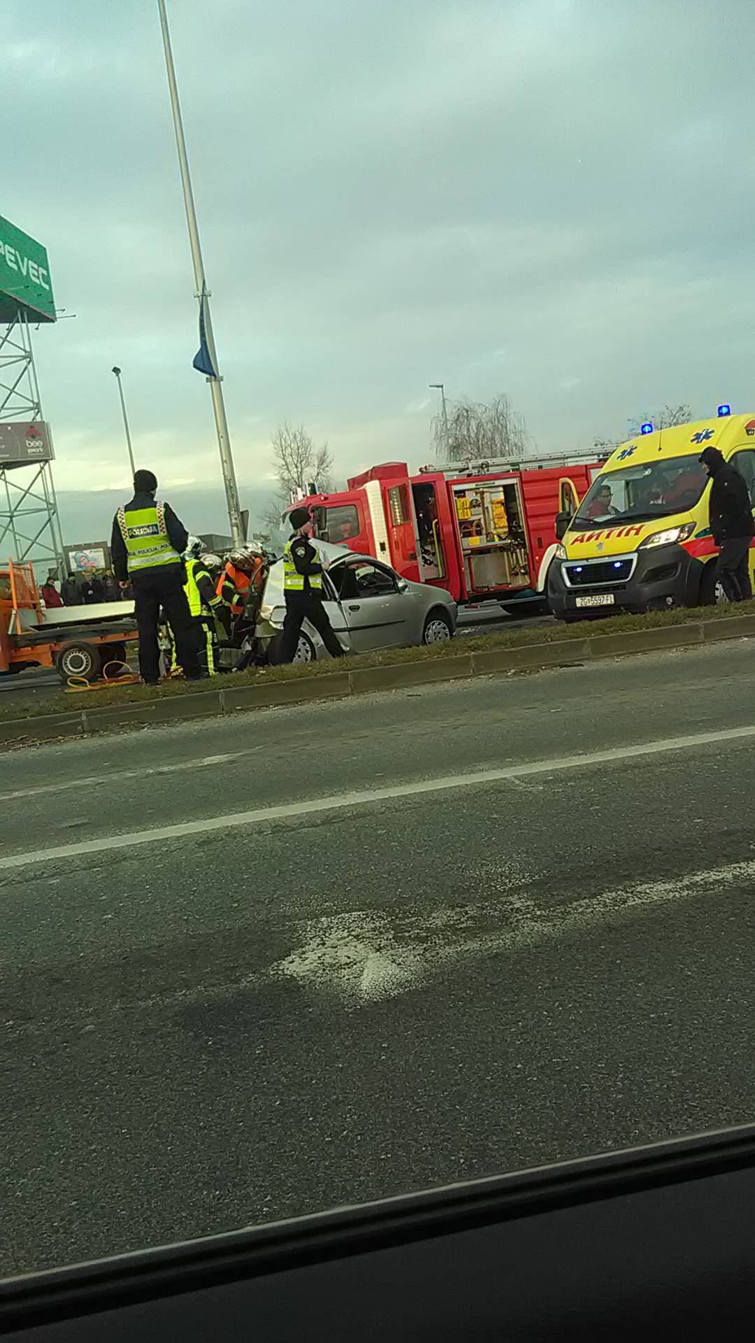 Teška prometna nesreća u Zagrebu: Poginula je žena
