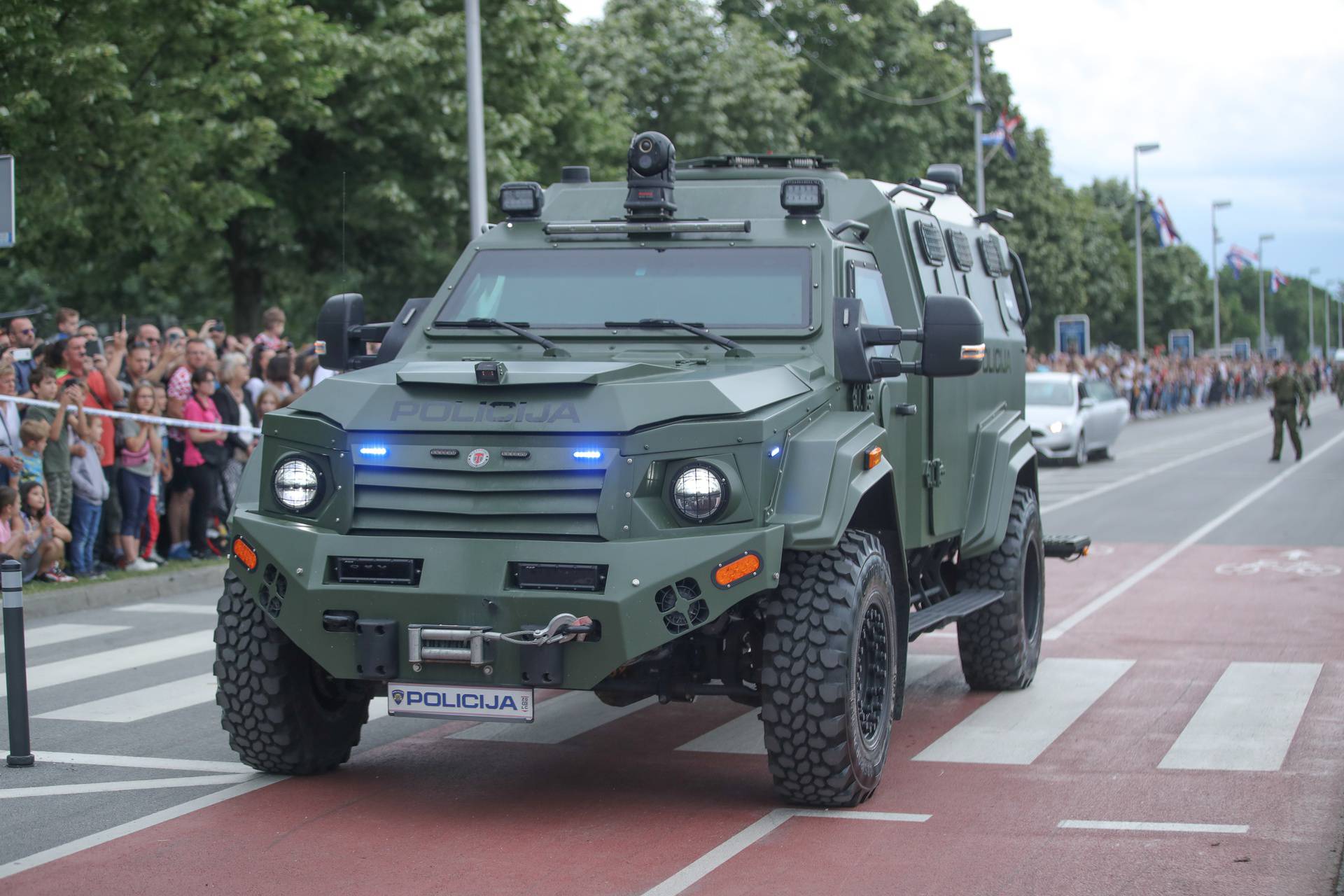 Zagreb: Dan državnosti obilježen pokaznim vježbama Hrvatske vojske i policije te prigodnim letačkim programom