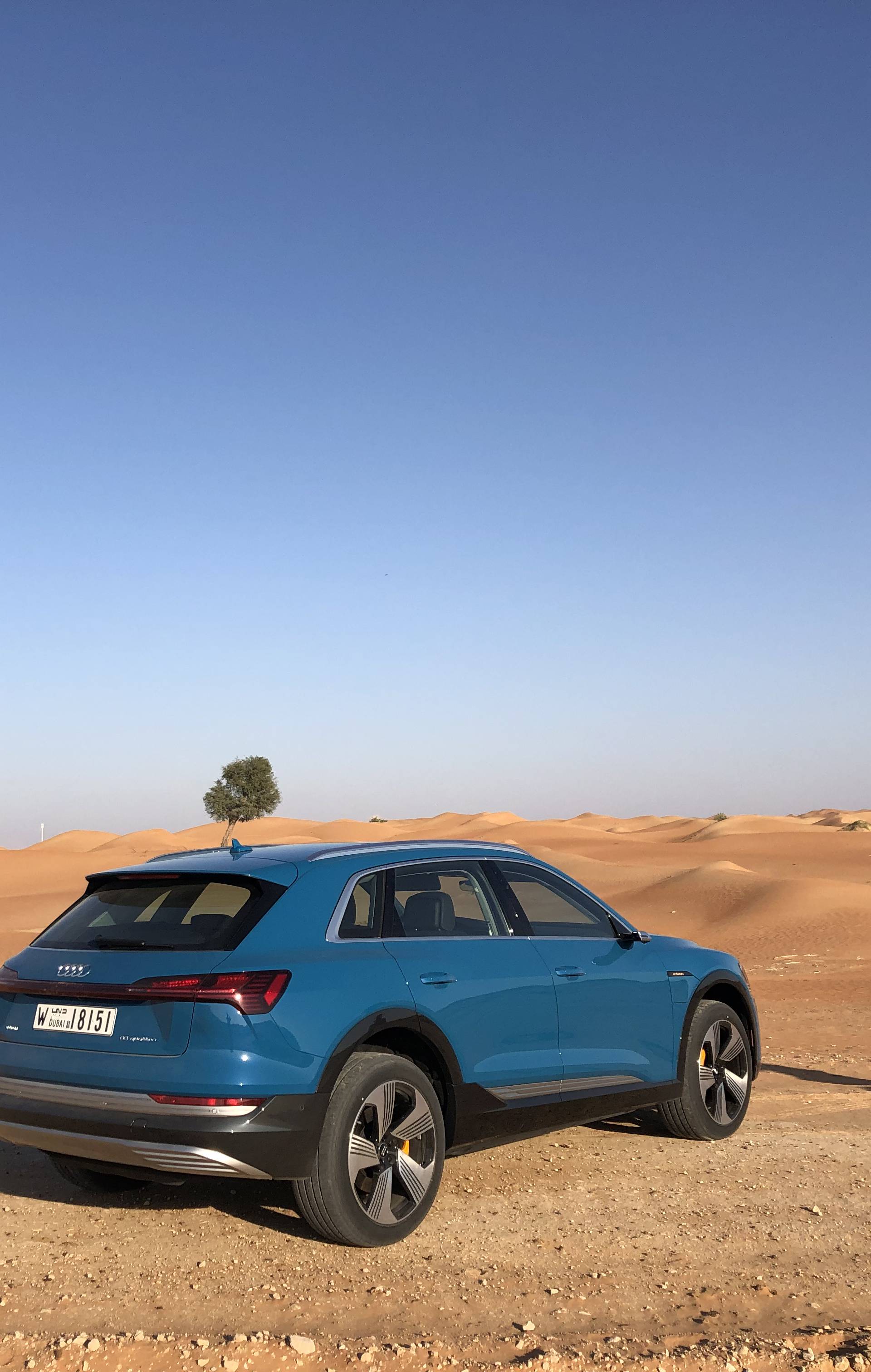 Na užarenom pijesku Emirata vozili smo fantastični e-tron