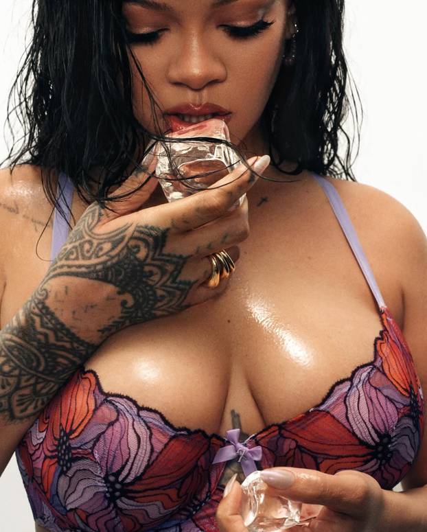 Ayy, mamacita! Rihanna mokra do kože najavila nestašno ljeto