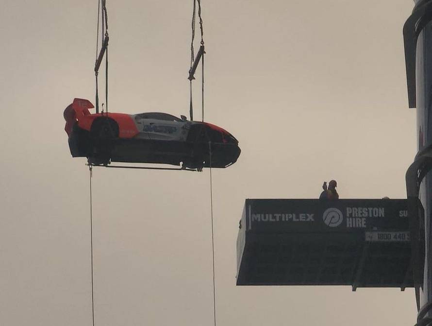 Bogataš razbjesnio javnost i parkirao McLaren od 3 milijuna dolara u penthouse na 57. katu