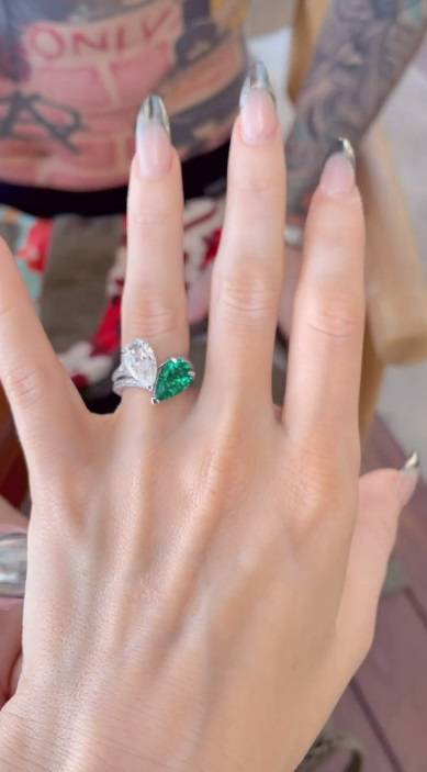 Bogatstvo na rukama: Ovo je deset najskupljih zaručničkih i neobičnih prstena slavnih dama