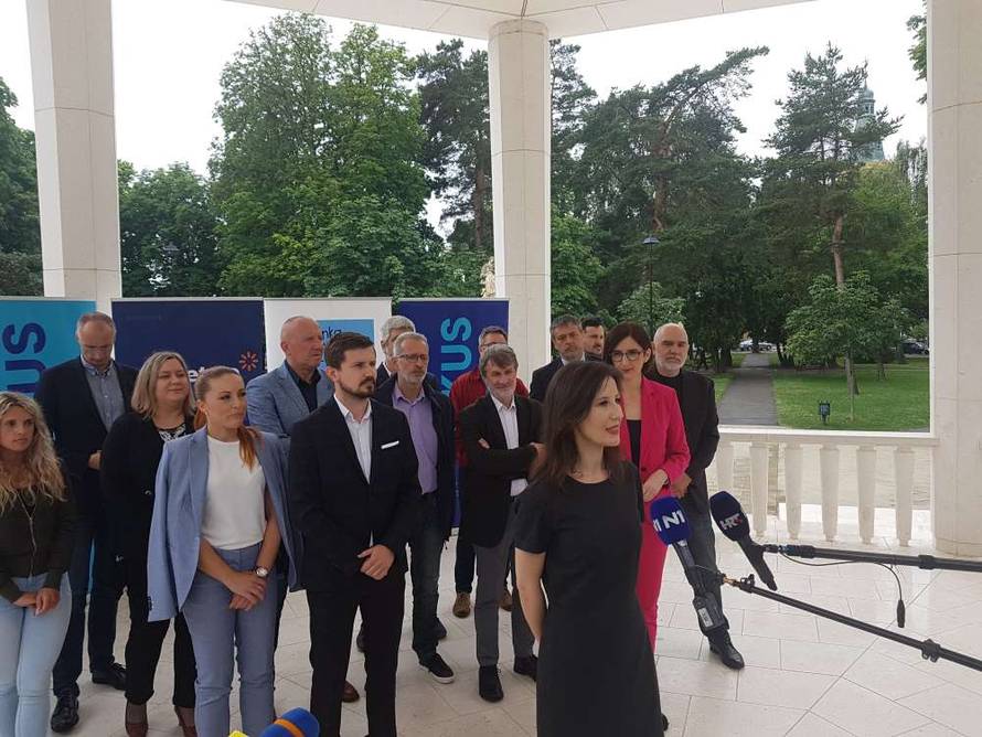 Bjelovar: Stranka s imenom i prezimenom, Pametno i Fokus predstavili koaliciju za izbore
