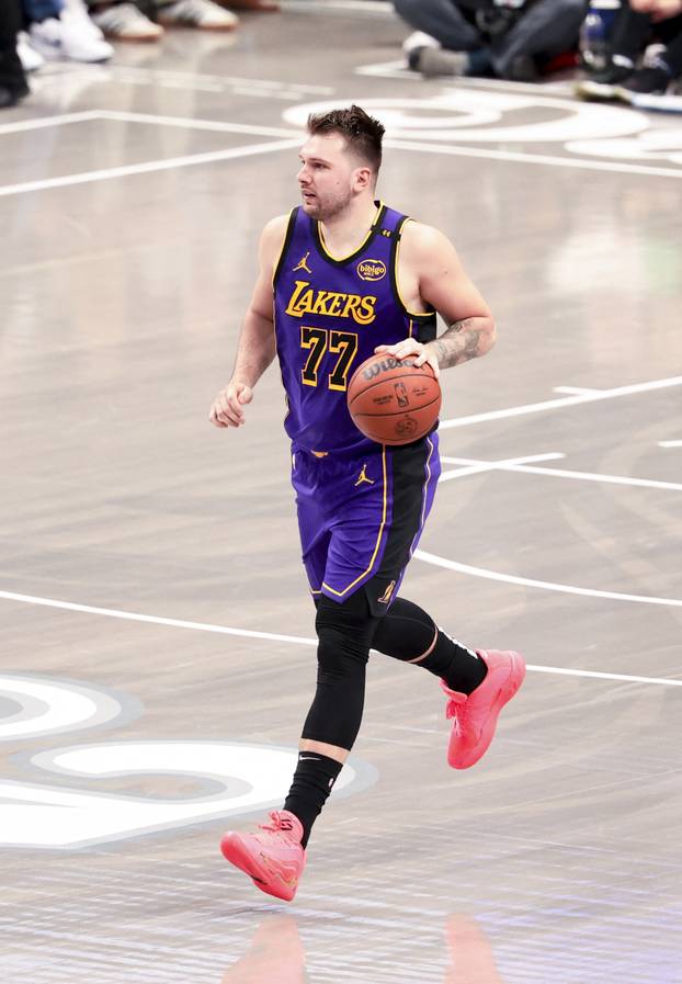 NBA: Los Angeles Lakers at Dallas Mavericks