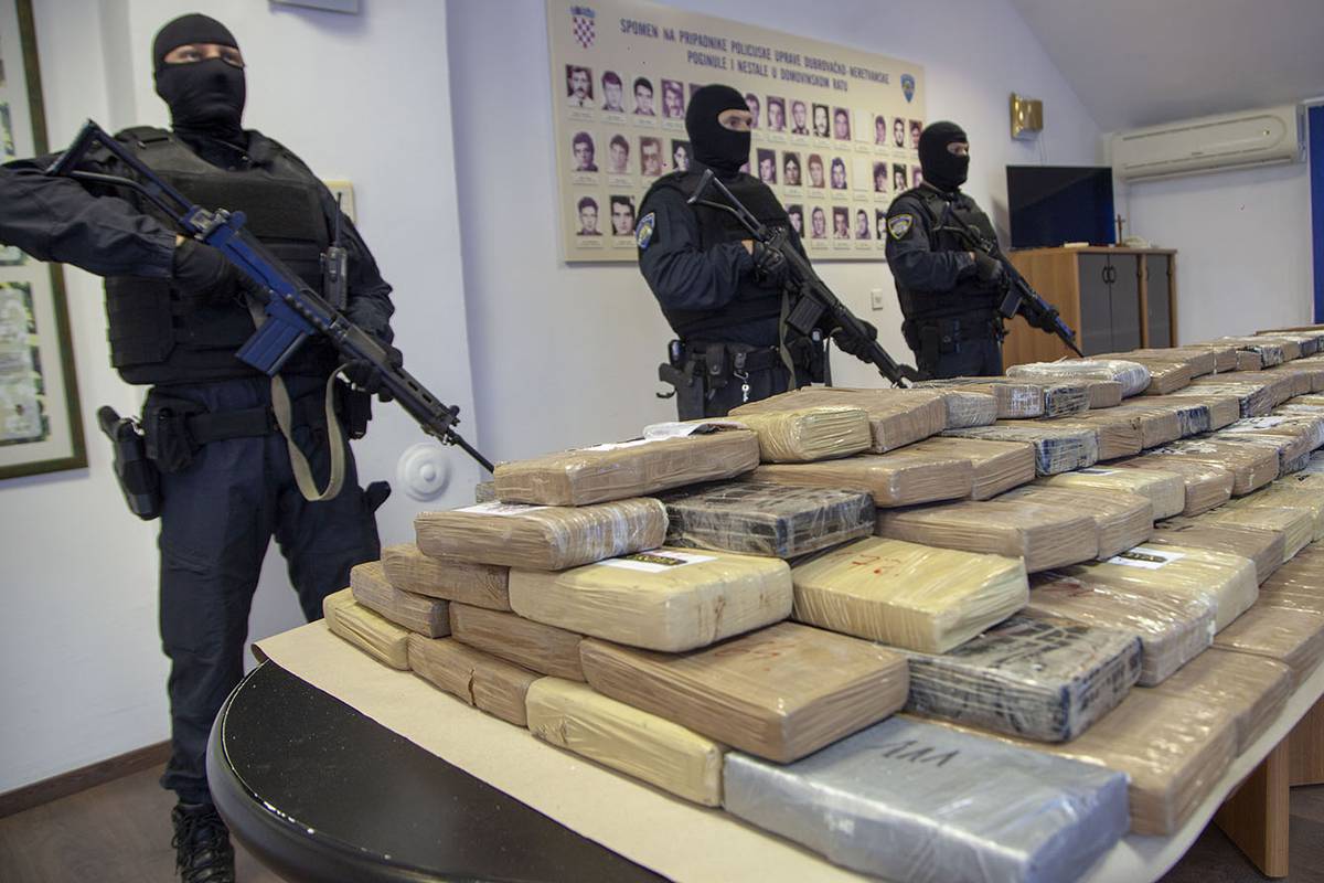 Policija spalila 505 kilograma zaplijenjenog kokaina: 'Gdje je ostatak, zaplijenjeno je 575 kg?'