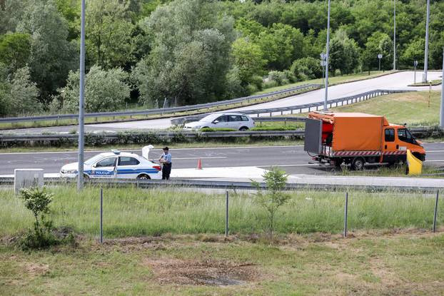 Mjesto gdje je sinoć došlo do sukoba između navijača Torcide i policije još uvijek je zatvoreno zbog očevida