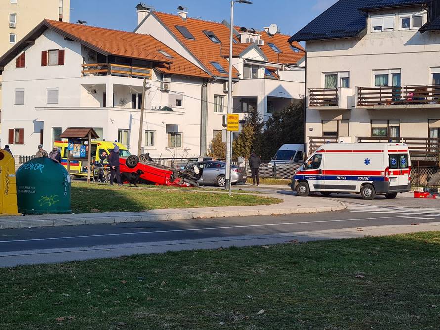 Prometna nesreća kod okretišta Prečko: 'Dvoje ljudi zatražilo je pomoć liječnika, strašno...'