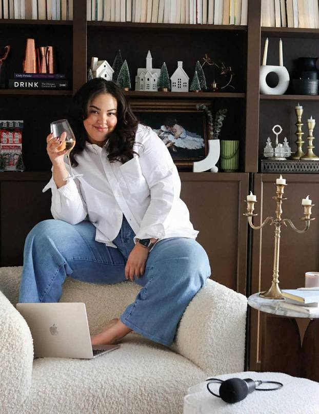 Plus-size influencerica ponosno pokazuje svoje obline: 'Tko se ne bi hvalio ovakvim grudima?'