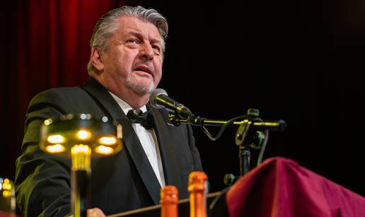 Zuhra slavio 40 godina karijere: Kod mene ništa nije bilo obično, čak sam se rodio kao palčić