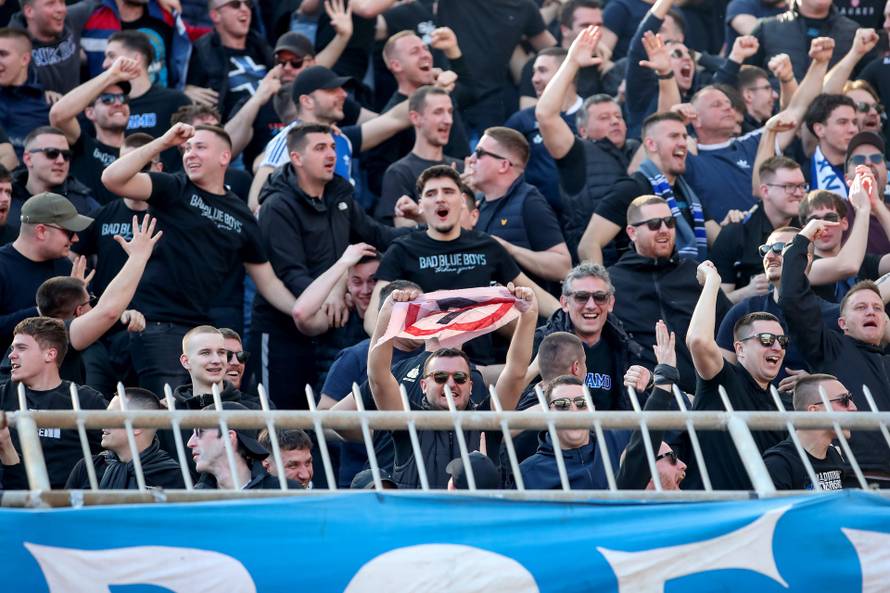 Split: Navijači na tribinama prate utakmicu Hajduk - Dinamo 