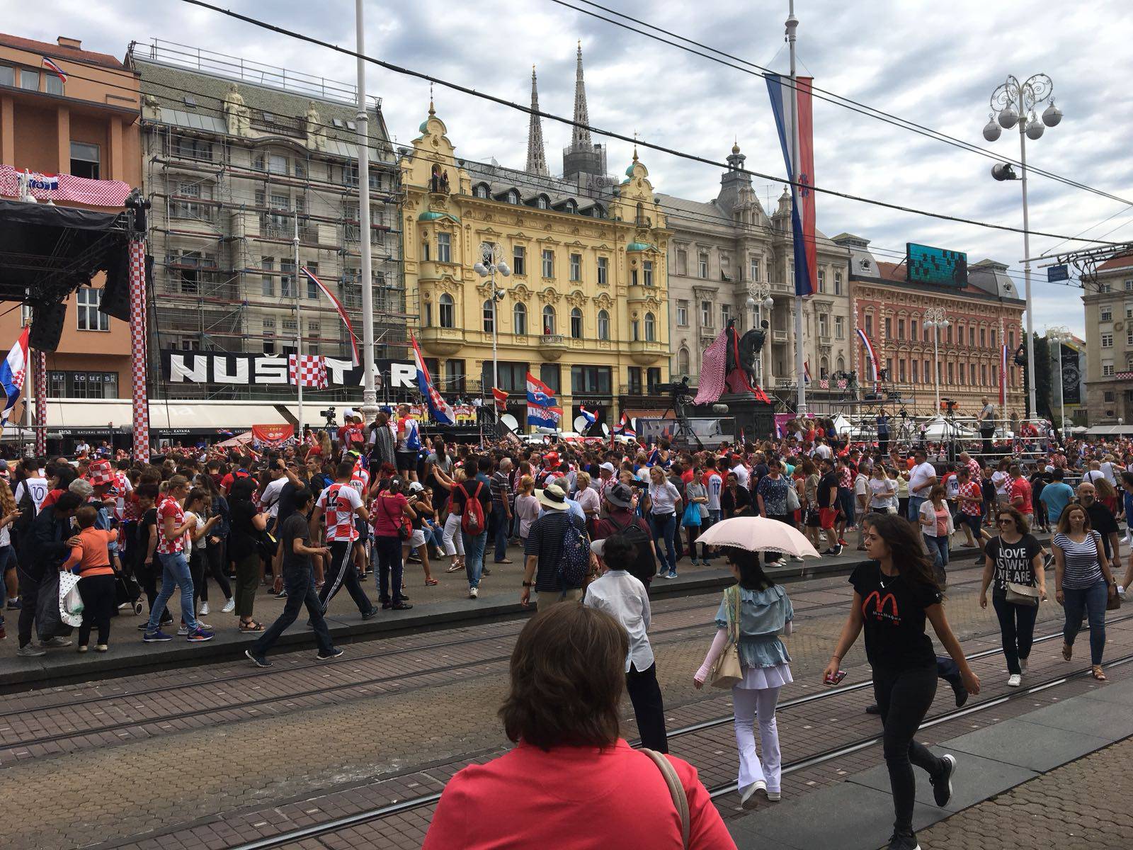 Za povijest! Vatrene u Zagrebu dočekalo čak pola milijuna ljudi