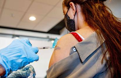 SAD odobrio cjepivo Pfizera za sve starije od 16 godina
