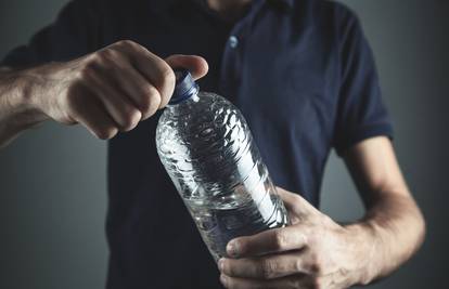 Pomozimo okolišu: Plastične čepove trebate odvajati od boca
