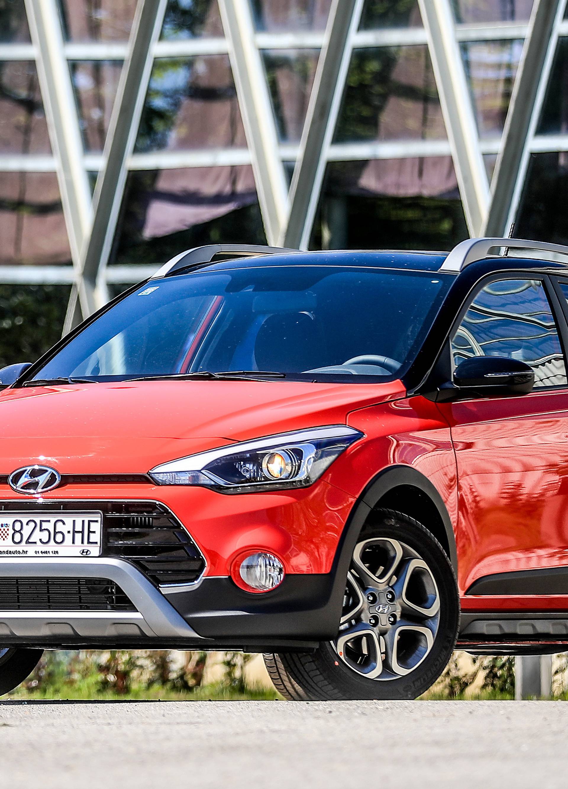 Ušminkani gradski Hyundai i20 Active odlično glumi da je SUV