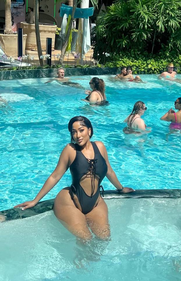 FOTO Opsjednuta estetskim operacijama: 'Želim imati stražnjicu poput Nicki Minay!'