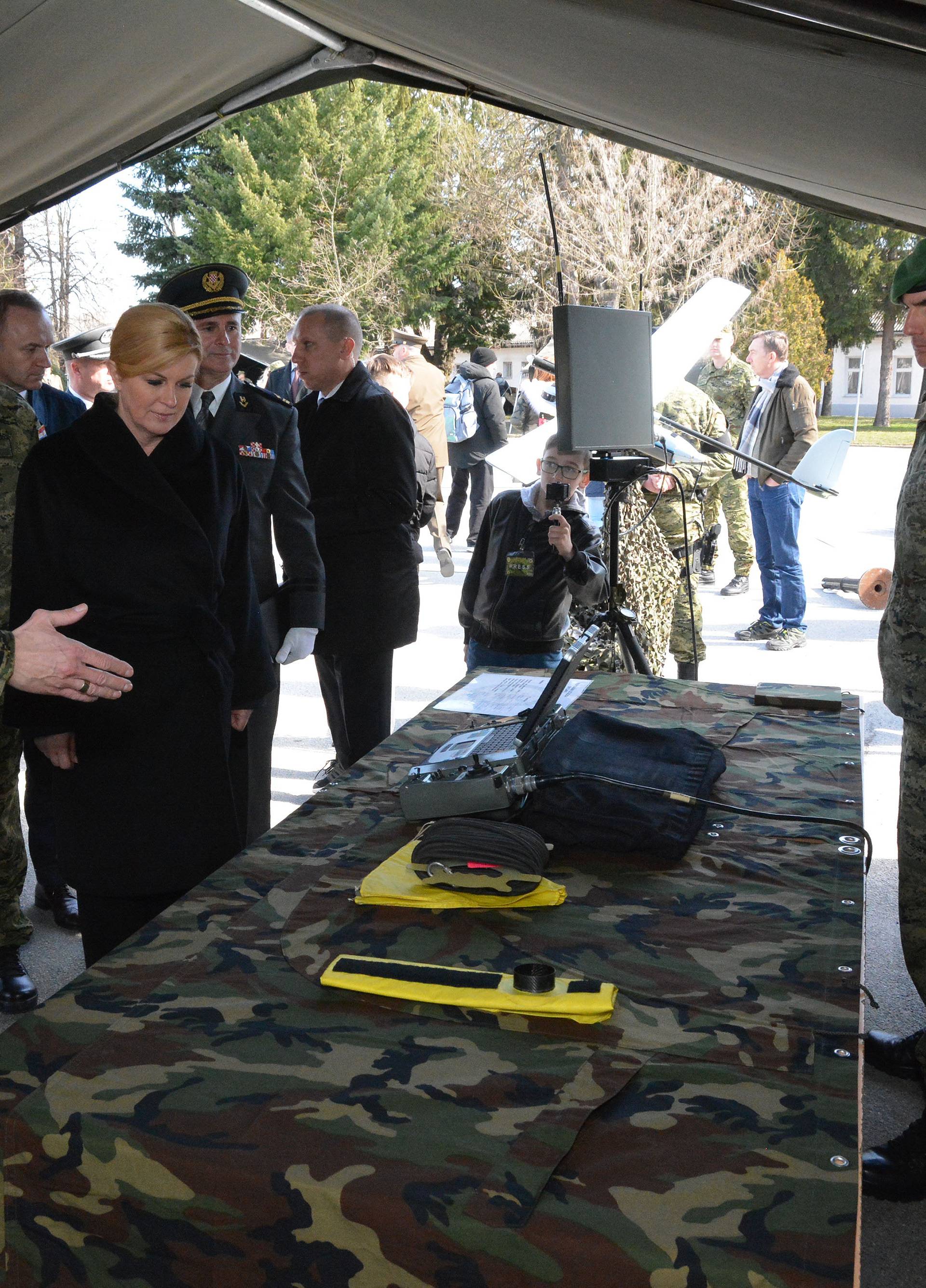 Kolinda dobrovoljcima: 'Vi ste nasljednici hrvatskih branitelja'