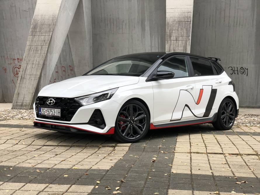 Test vatrenog Hyundaija i20: Otrov se čuva u malim bočicama