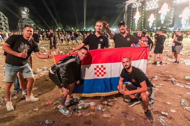 Sinjski Hipodrom nakon završetka koncerta Marka Perkovića Thompsona