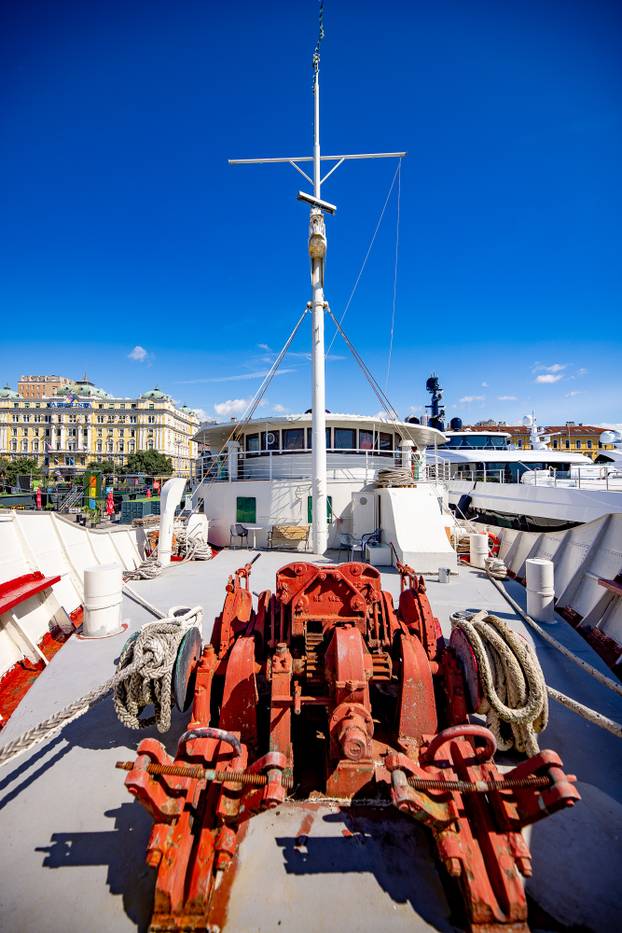 FOTO Zavirite u prvi brod-hotel u Hrvatskoj: Noćenje na ovom brodu u Rijeci ima posebnu čar