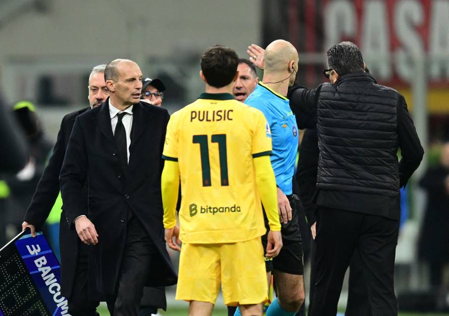 Serie A - AC Milan v Como