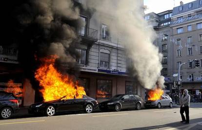 Ženeva: Prosvjednici zbog WTO sastanka palili aute