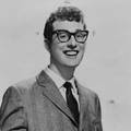 Buddy Holly glazbom se po&ccaron;eo baviti u srednjoj &scaron;koli: Njegova turneja zavr&scaron;ila je tragedijom