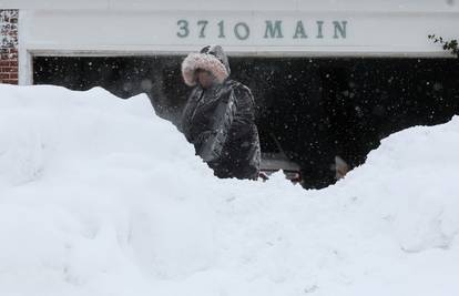 Snježna oluja na zapadu države New York ubila najmanje 27 ljudi: Izmjerili 127 cm snijega