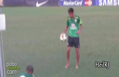 Neymar je na treningu Brazila pokazao djelić svog talenta...