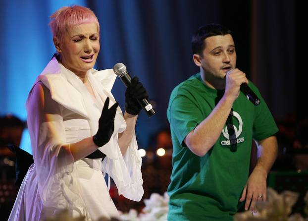 ARHIVA - Zagreb: VIP-ov božićni koncert u Hrvatskom narodnom kazalištu, 2006.