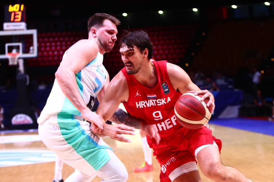 Pirej: Kvalifikacijski košarkaški turnir za Olimpijske igre u Parizu, Slovenija - Hrvatska