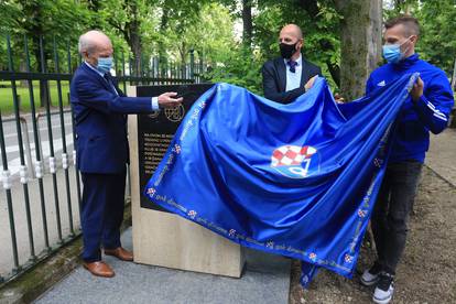 Zagreb: Svečano otkrivena ploča na mjestu osnutka GNK Dinamo