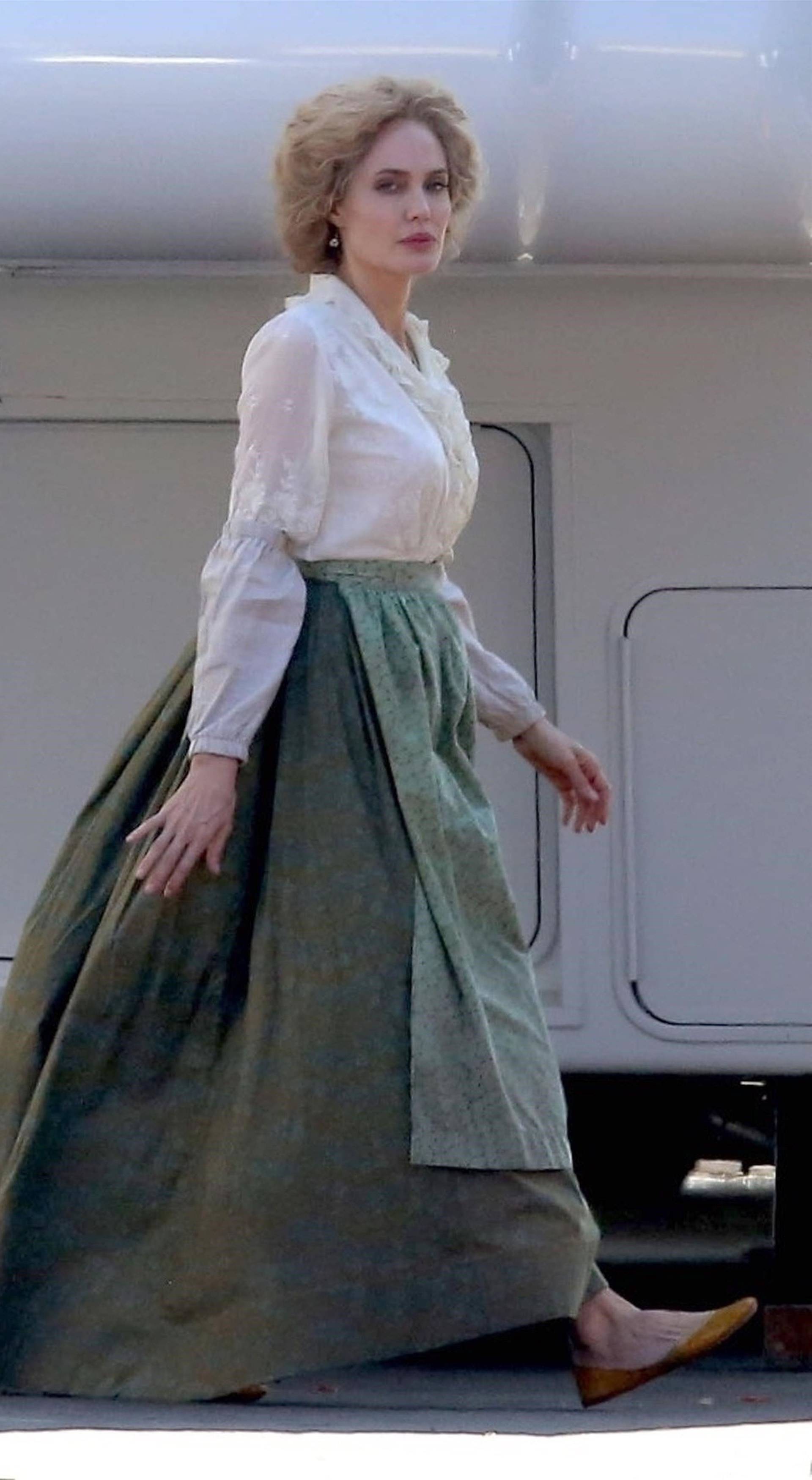 *PREMIUM-EXCLUSIVE* Angelina Jolie sports a big blonde wig as she is spotted for the first time on the set of her new film 'Come Away' in Hollywood **STRICT WEB EMBARGO UNTIL 8:00 AM PT on September 2