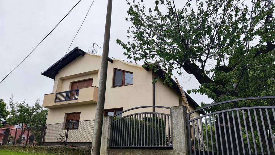 VIDEO Pogledajte kako je oluja poharala Samobor i okolicu: 'To je katastrofa, čupala je krovove'