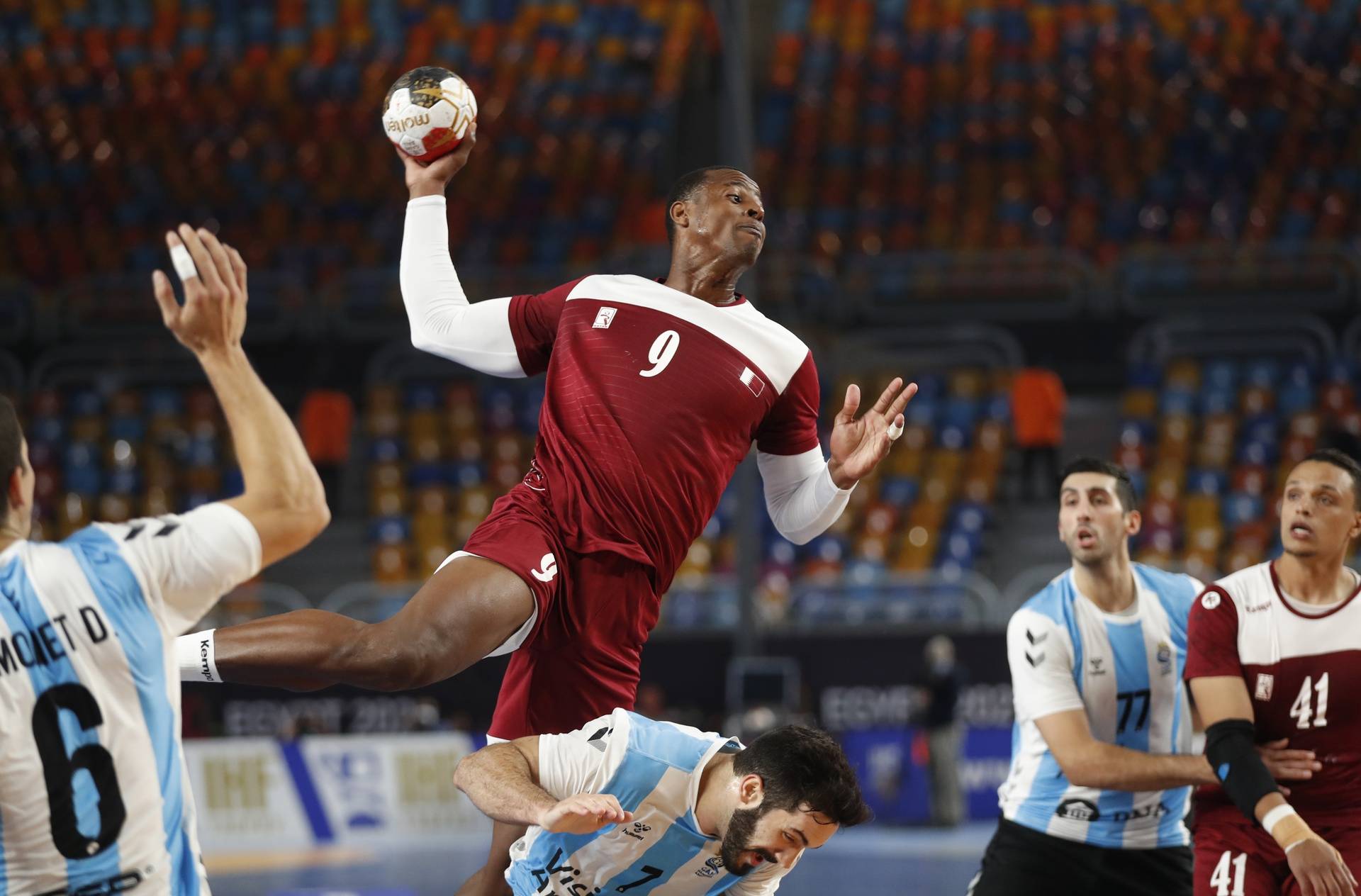 2021 IHF Handball World Championship - Main Round Group 2 - Argentina v Qatar