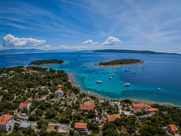 Fotografije iz zraka uvale Krknjaši na Drveniku Velom