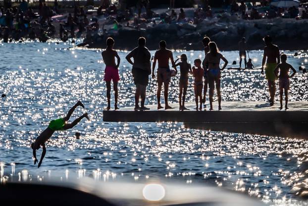 Split: Skokovi na Žnjanskoj plaži