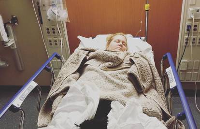 Otkazala turneju: Trudna Amy Schumer završila u bolnici