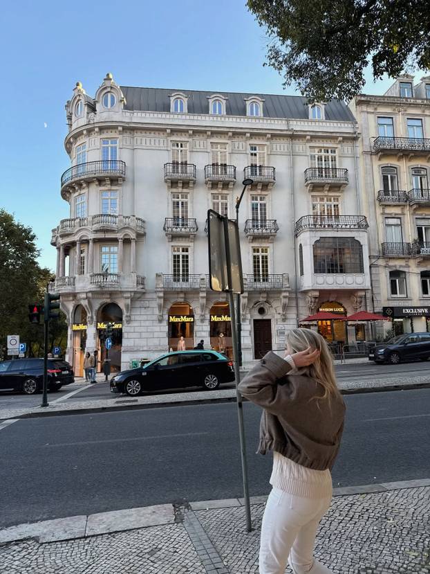 FOTO Zgodna, plavokosa i domaćica: 'Svi misle da mi je super, ali ja sam iscrpljena'