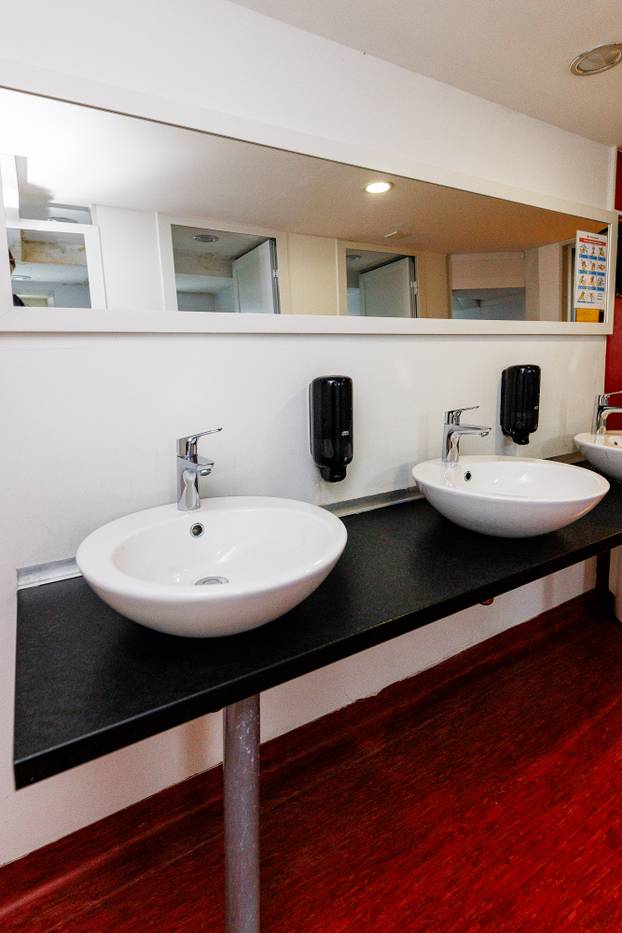 FOTO Zavirite u prvi brod-hotel u Hrvatskoj: Noćenje na ovom brodu u Rijeci ima posebnu čar